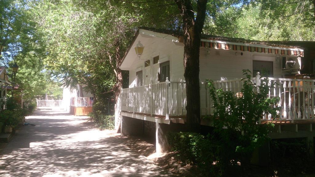 Bungalows & Albergue La Playa Логроньо Стая снимка