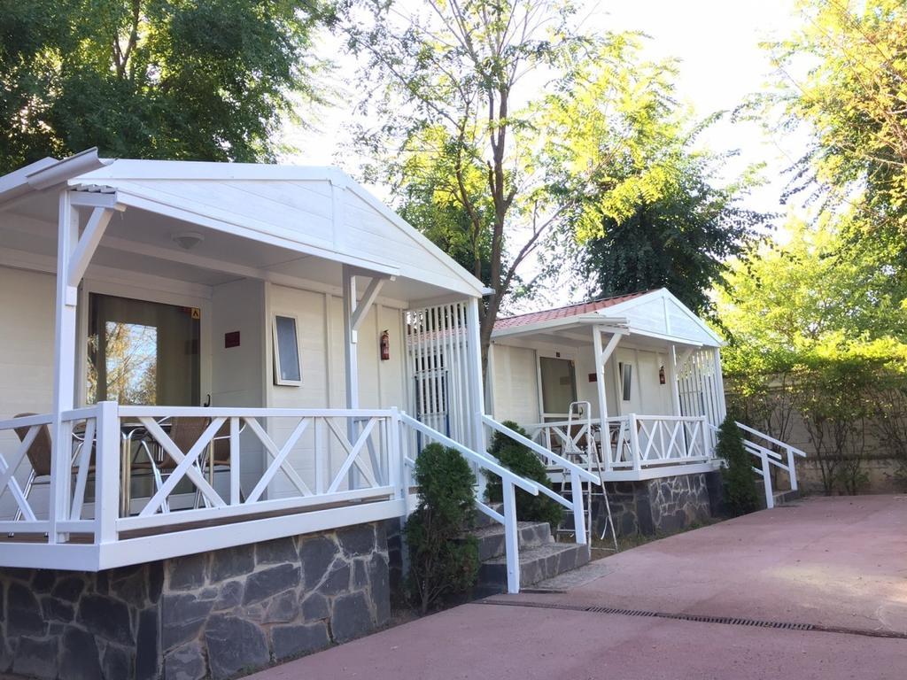 Bungalows & Albergue La Playa Логроньо Екстериор снимка