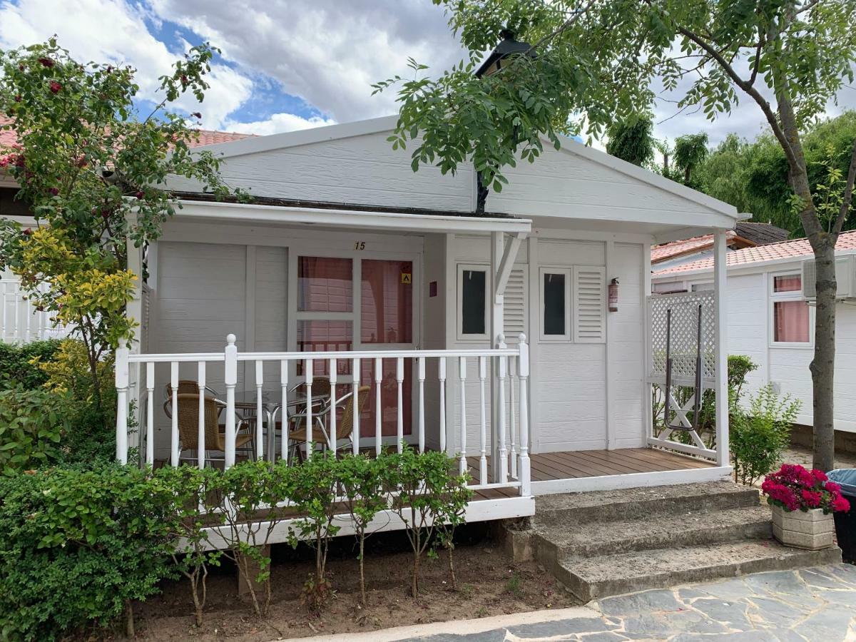 Bungalows & Albergue La Playa Логроньо Екстериор снимка